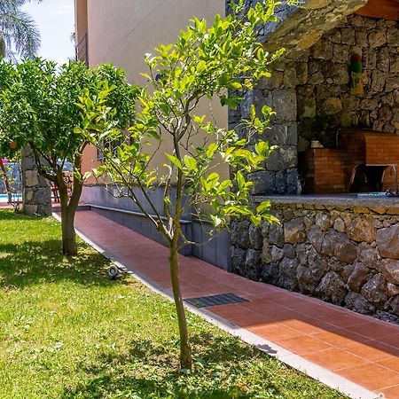 Villa Magdalena Aci Sant'Antonio Luaran gambar
