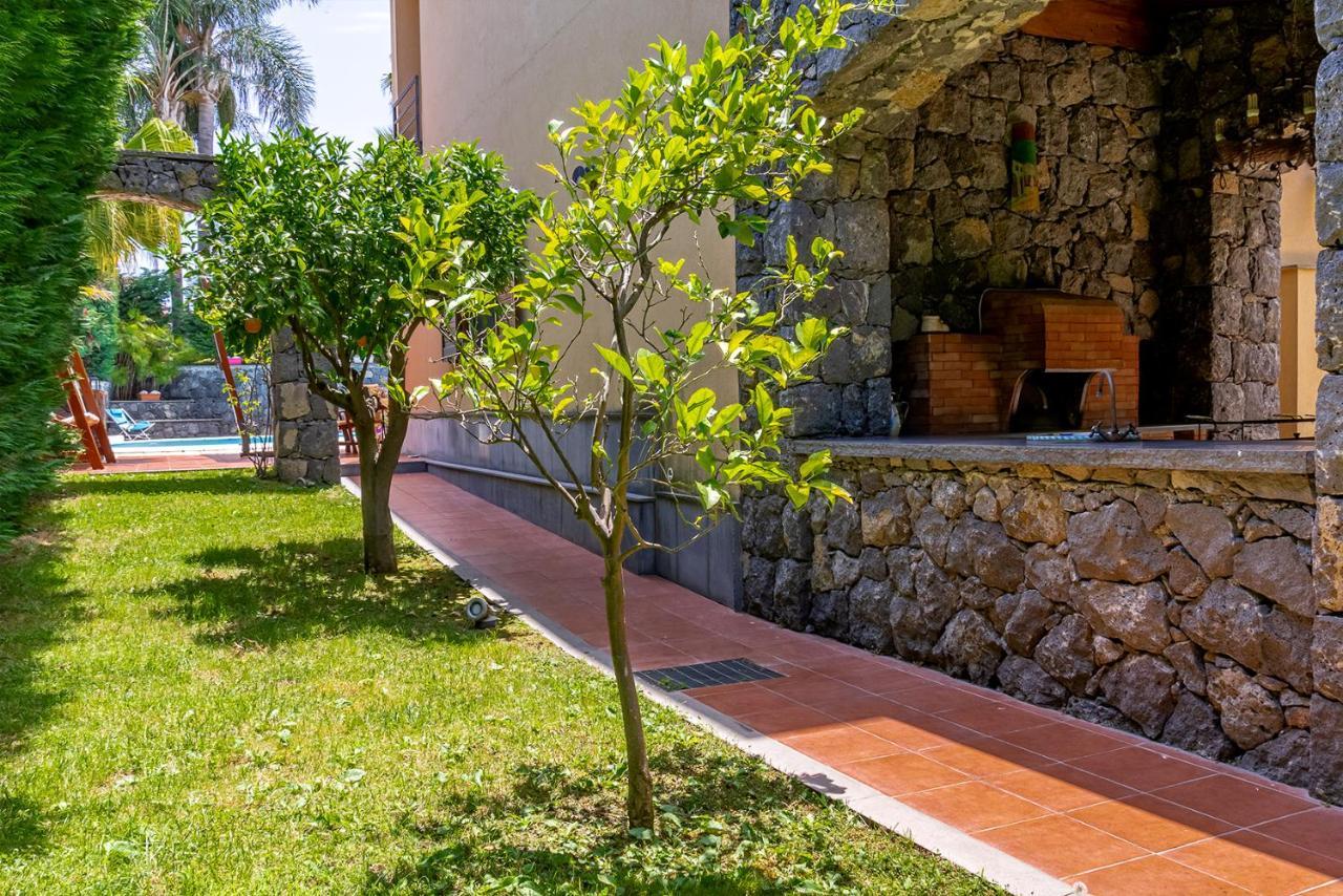 Villa Magdalena Aci Sant'Antonio Luaran gambar