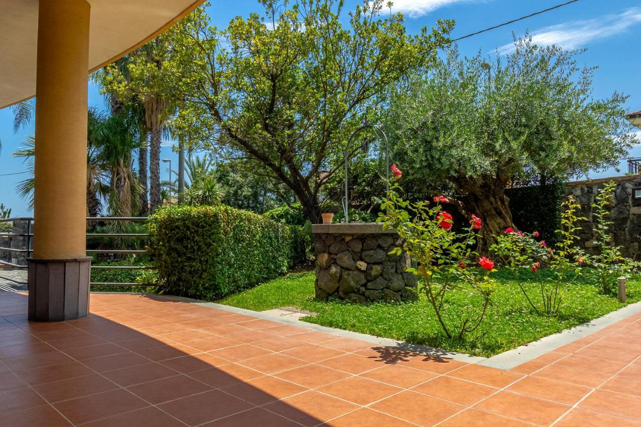 Villa Magdalena Aci Sant'Antonio Luaran gambar